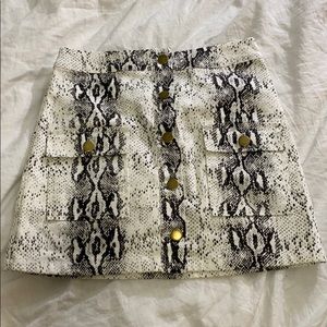 *NWT* Fashion Nova Snake Skirt